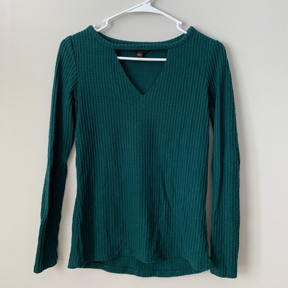 Front Cut Out Sweater - Picture 2 of 4